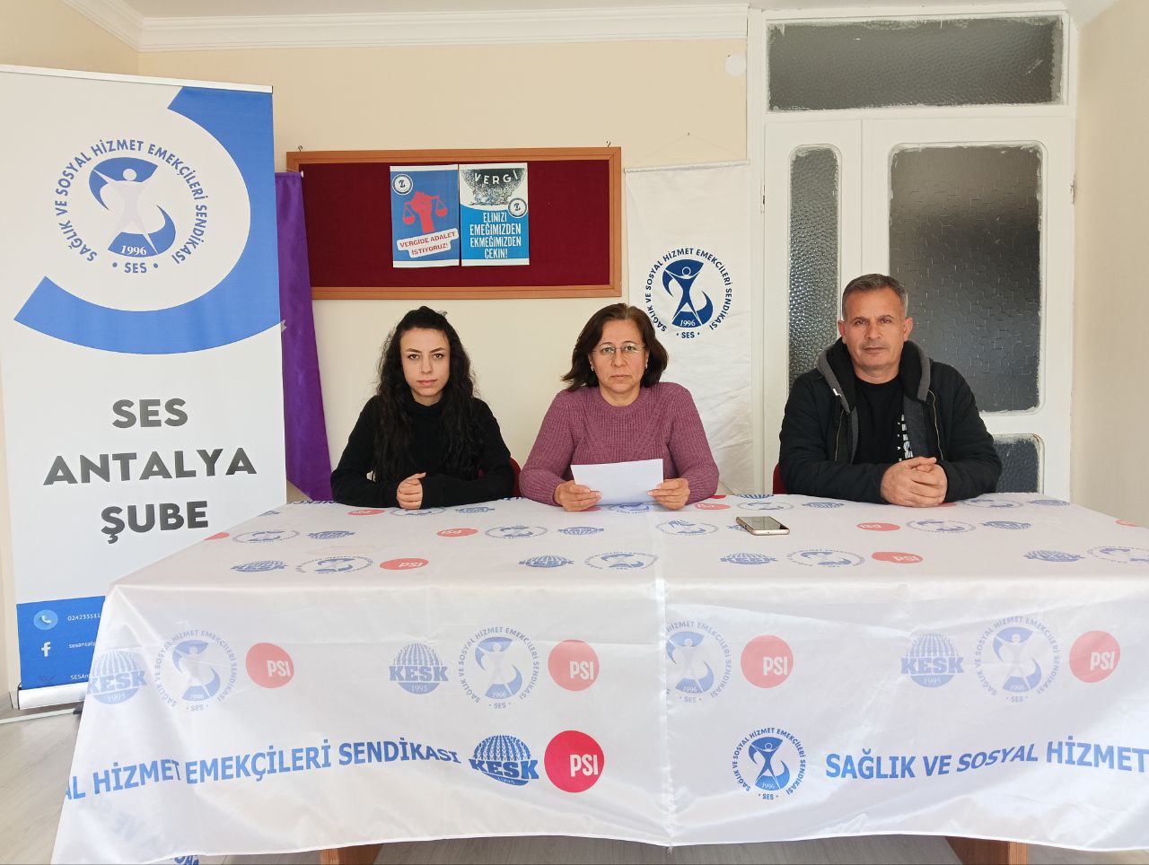 Performansa Dayalı Olmayan Güvenceli İş, Tek Ücret İstiyoruz! Eziyet Yönetmeliği Değil, Vergide Adalet İstiyoruz!