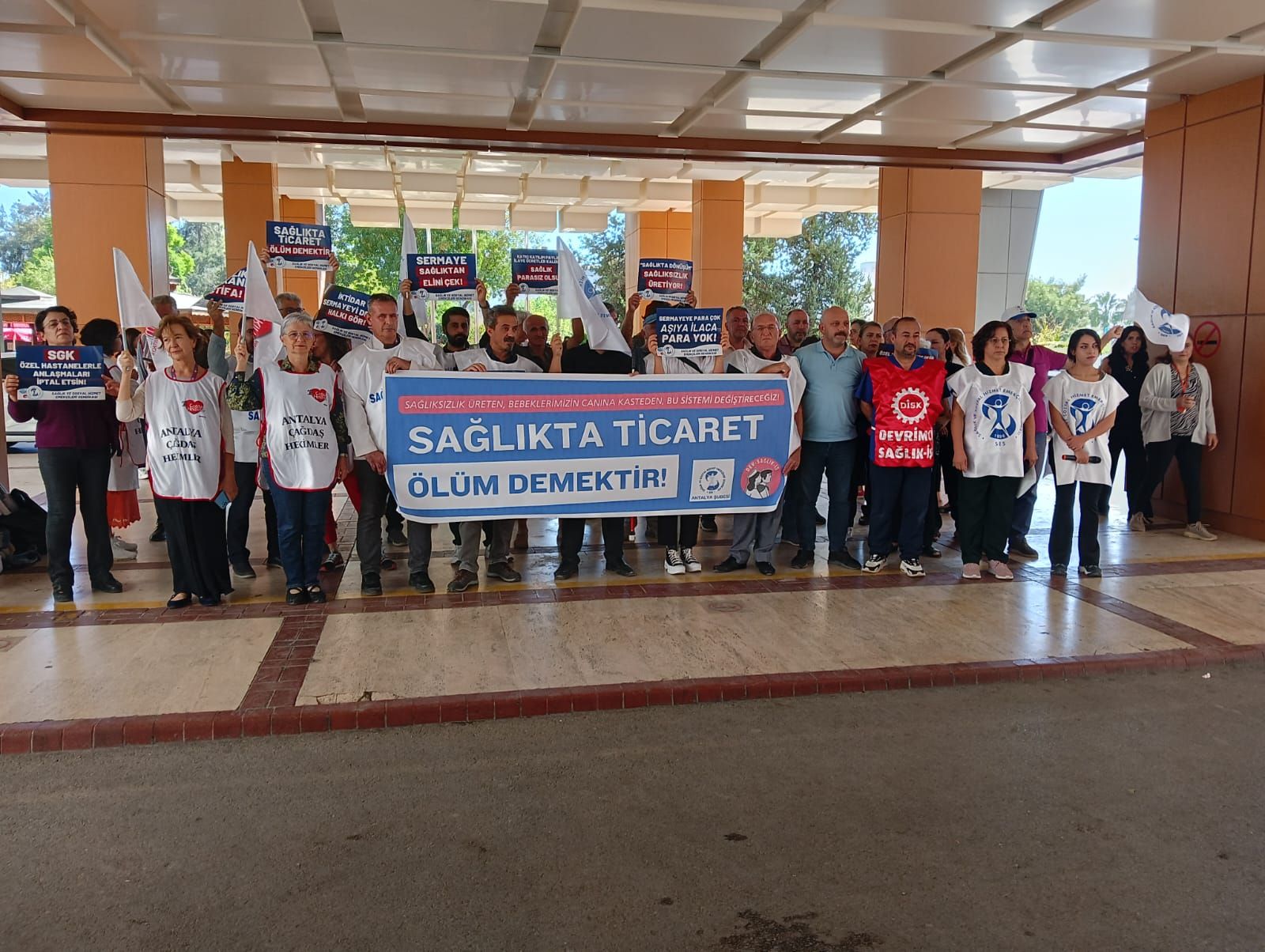 Sağlıkta Dönüşüm” Programı Sağlıksızlık Üretmeye, Bebekler Dahil Yaşamımıza Sast Etmeye Başlamıştır. Birlikte Değiştireceğiz!