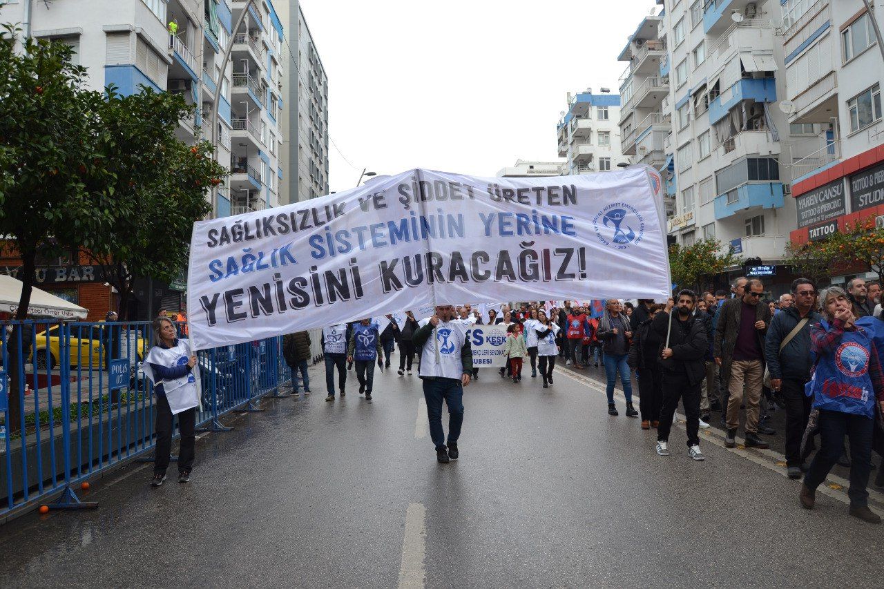 Kamu Emekçileri Sefalet Ücretine Karşı 1 Günlük İş Bıraktı